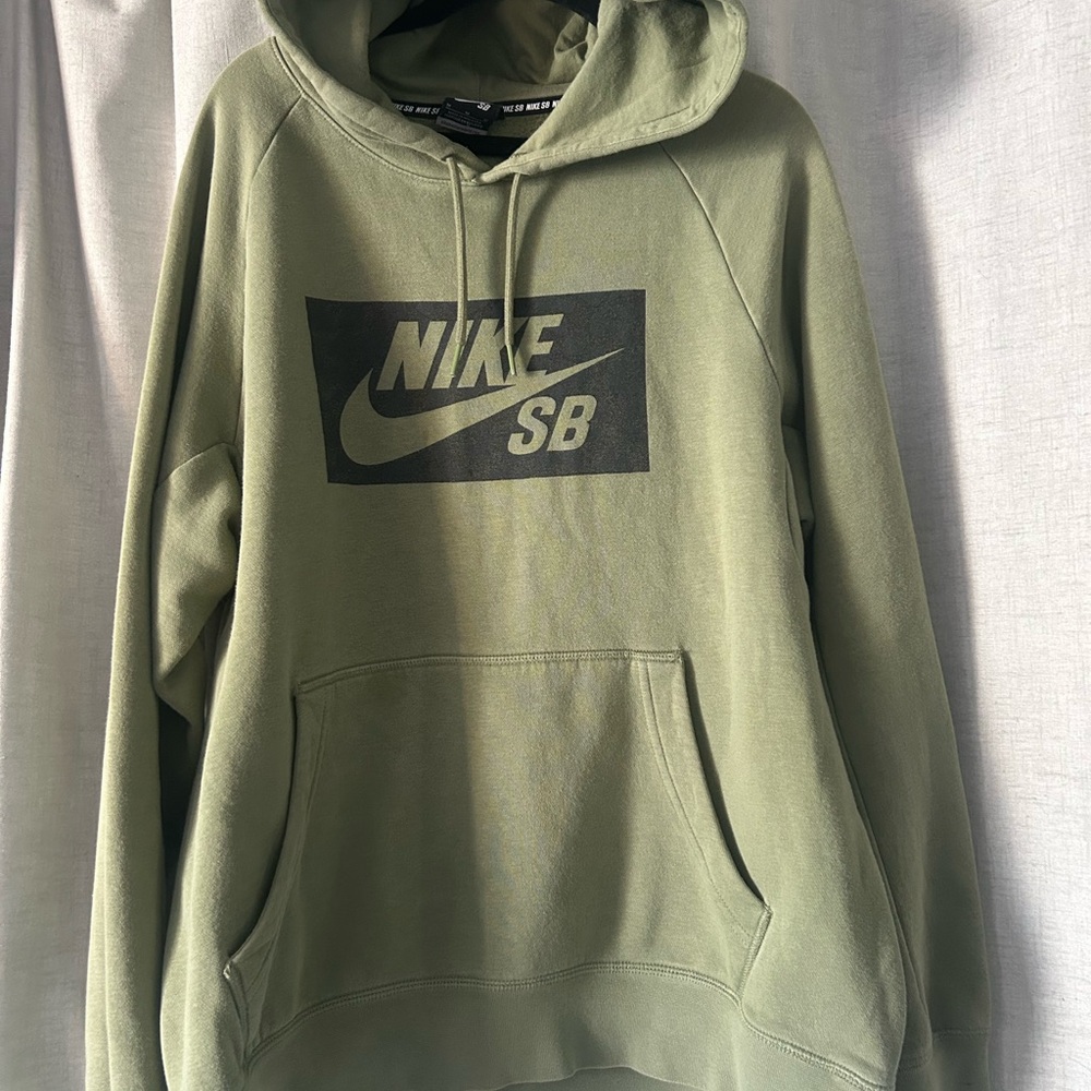 Nike SB Hoodie _ Sz Med.